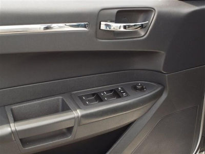 2010 Chrysler 300  Touring