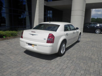 2010 Chrysler 300  Touring