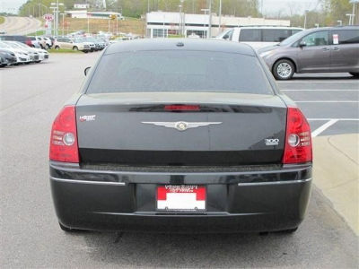 2010 Chrysler 300  Touring Signature