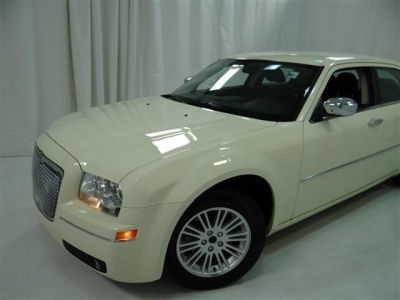 2010 Chrysler 300  Touring