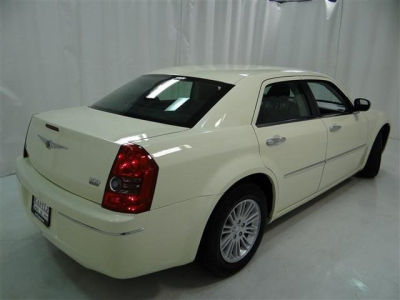 2010 Chrysler 300  Touring
