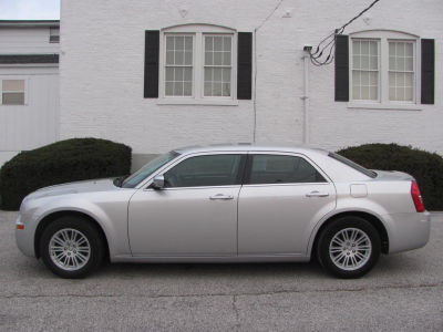 2010 Chrysler 300  Touring