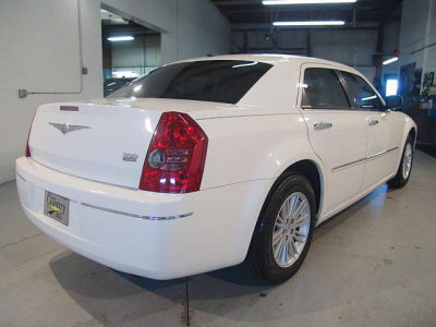 2010 Chrysler 300  Touring
