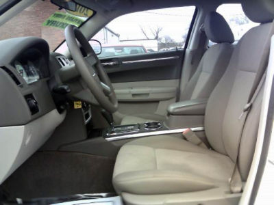 2010 Chrysler 300  Touring