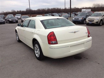 2007 Chrysler 300  Touring Sedan 4D