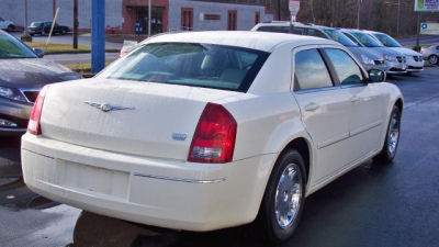 2005 Chrysler 300  Touring