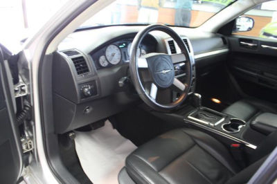 2010 Chrysler 300  Touring