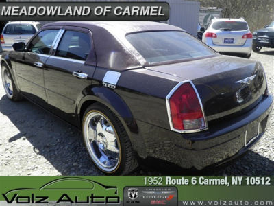2005 Chrysler 300  Base
