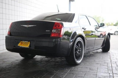 2008 Chrysler 300  LX