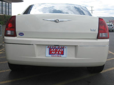 2005 Chrysler 300  Touring