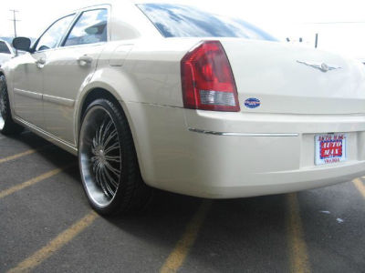 2005 Chrysler 300  Touring