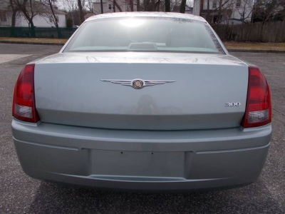 2006 Chrysler 300  Base