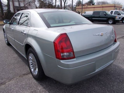 2006 Chrysler 300  Base