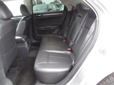 2010 Chrysler 300  Touring/Signature Series