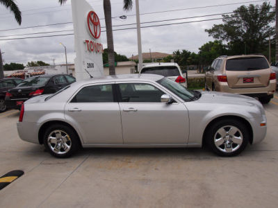 2008 Chrysler 300  LX
