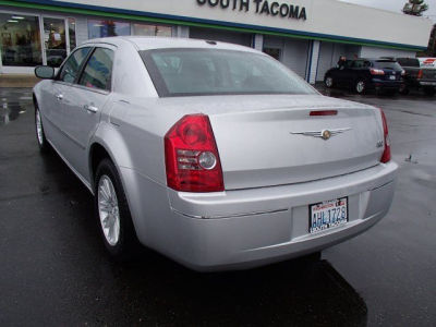 2010 Chrysler 300  Touring Signature
