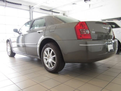 2010 Chrysler 300  Touring/Signature Series