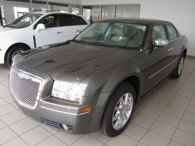 2010 Chrysler 300  Touring/Signature Series