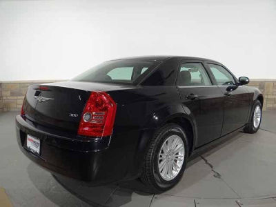 2009 Chrysler 300  LX
