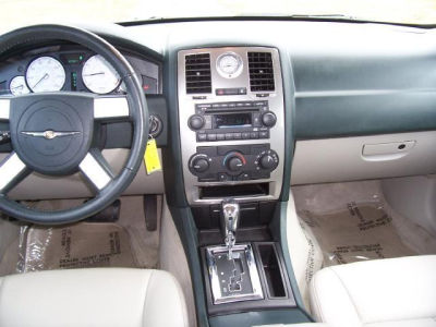 2005 Chrysler 300  Touring