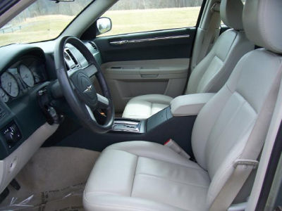 2005 Chrysler 300  Touring