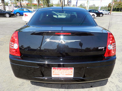 2008 Chrysler 300  LX