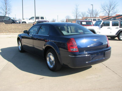 2005 Chrysler 300  Touring