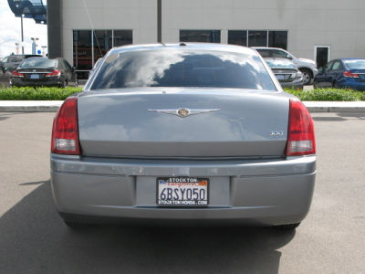 2007 Chrysler 300  Base
