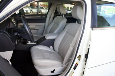 2005 Chrysler 300  Touring