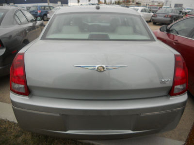2005 Chrysler 300  Touring