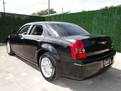 2010 Chrysler 300  Touring