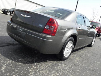 2010 Chrysler 300  Touring