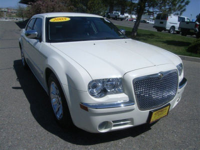 2005 Chrysler 300  300C