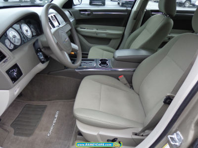2009 Chrysler 300  LX