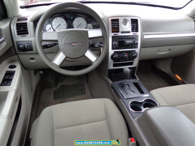 2009 Chrysler 300  LX