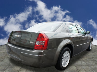2010 Chrysler 300  Touring
