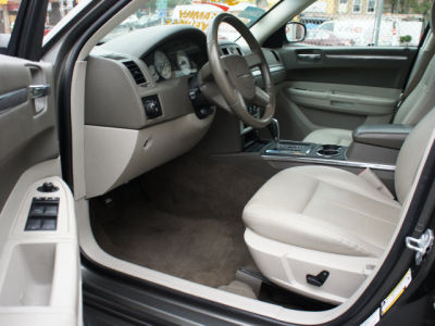 2010 Chrysler 300  Touring