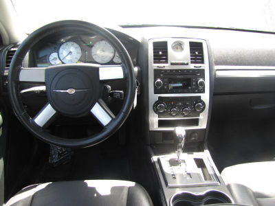 2010 Chrysler 300  Touring