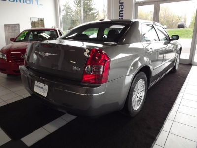 2010 Chrysler 300  Touring