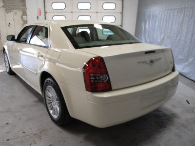 2009 Chrysler 300  LX