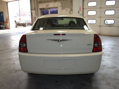 2009 Chrysler 300  LX