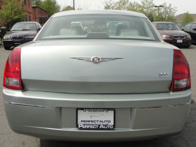 2005 Chrysler 300  Touring