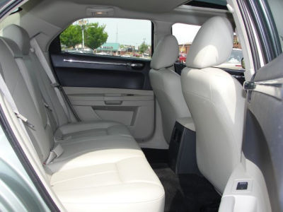 2005 Chrysler 300  Touring