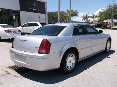 2005 Chrysler 300  Touring