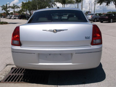 2005 Chrysler 300  Touring