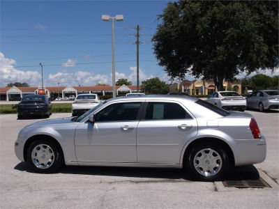 2005 Chrysler 300  Touring