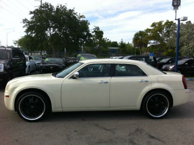 2010 Chrysler 300  Touring