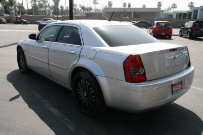 2008 Chrysler 300  LX