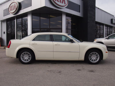 2009 Chrysler 300  LX