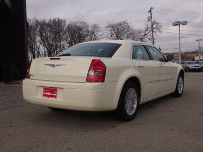 2009 Chrysler 300  LX